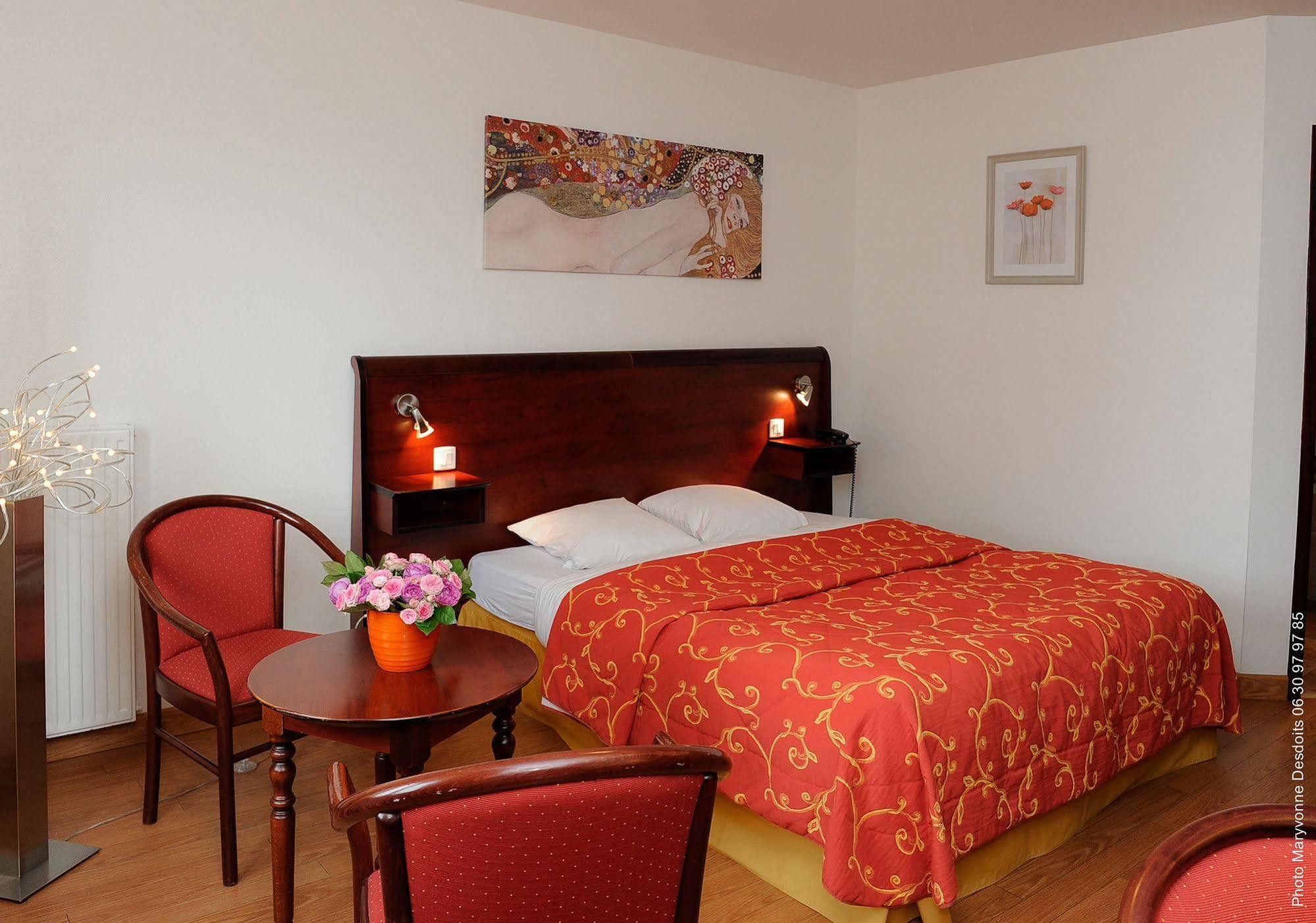 וילרוויל Hotel Bellevue מראה חיצוני תמונה